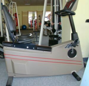 Life Fitness 9500 R háttámlás teremkerékpár