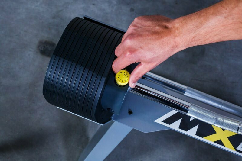 MX Select MX-80 állítható kézi súlyzószett állvánnyal 9,8-36,4kg-ig