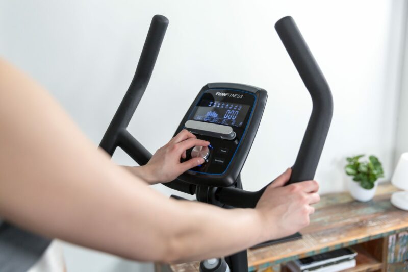 flow-fitness-perform-b2i-profi-szobakerekpar-02 Flow Fitness Perform B2i profi szobakerékpár
