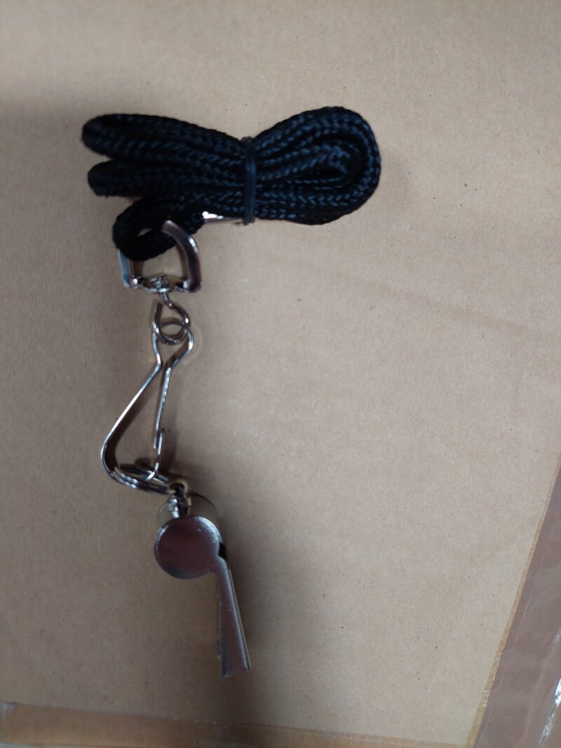 Spartan Játékvezetői fém síp, fekete zsinórral