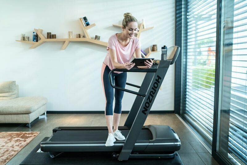 horizon_fitness_omega_z_dark_futopad_08 Horizon Fitness Omega Z dark futópad