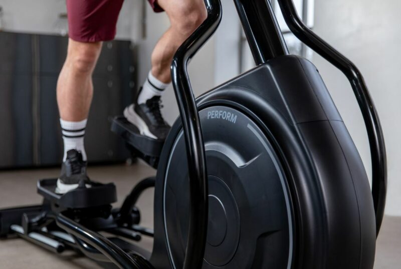 Flow Fitness Perform X5i fél profi elliptikus tréner