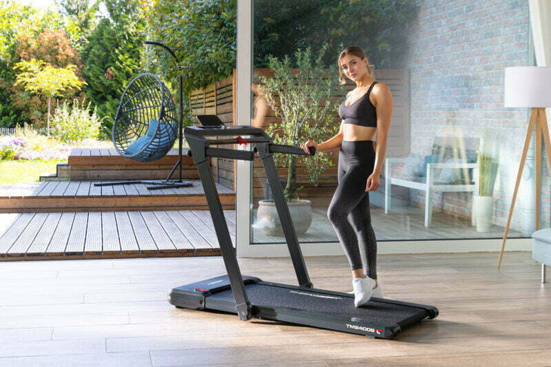 Christopeit sport TM 2400S futópad gesztusvezérléssel és talajvédő szőnyeggel