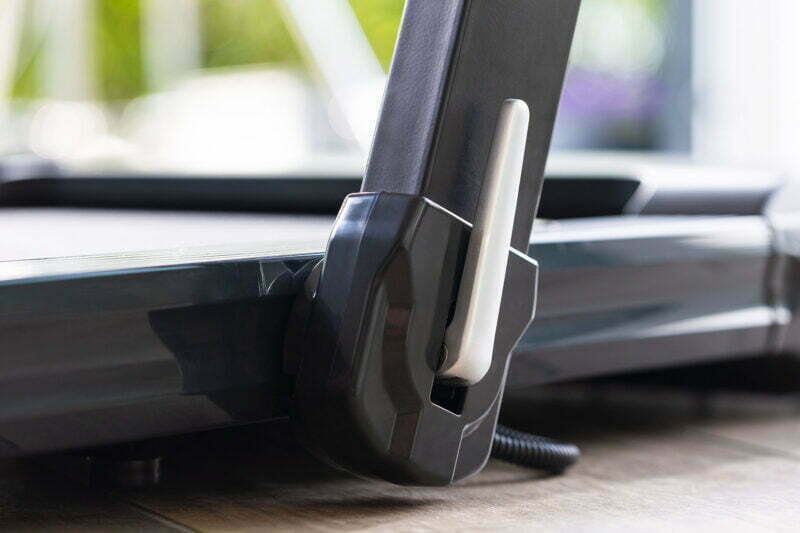 Christopeit sport TM 2400S futópad gesztusvezérléssel és talajvédő szőnyeggel