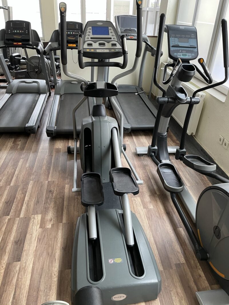 Matrix Fitness E1x használt edzőtermi elliptikus tréner