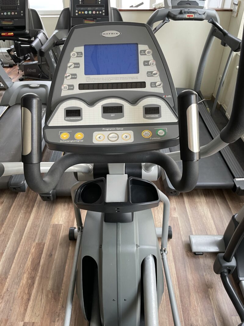 Matrix Fitness E1x használt edzőtermi elliptikus tréner
