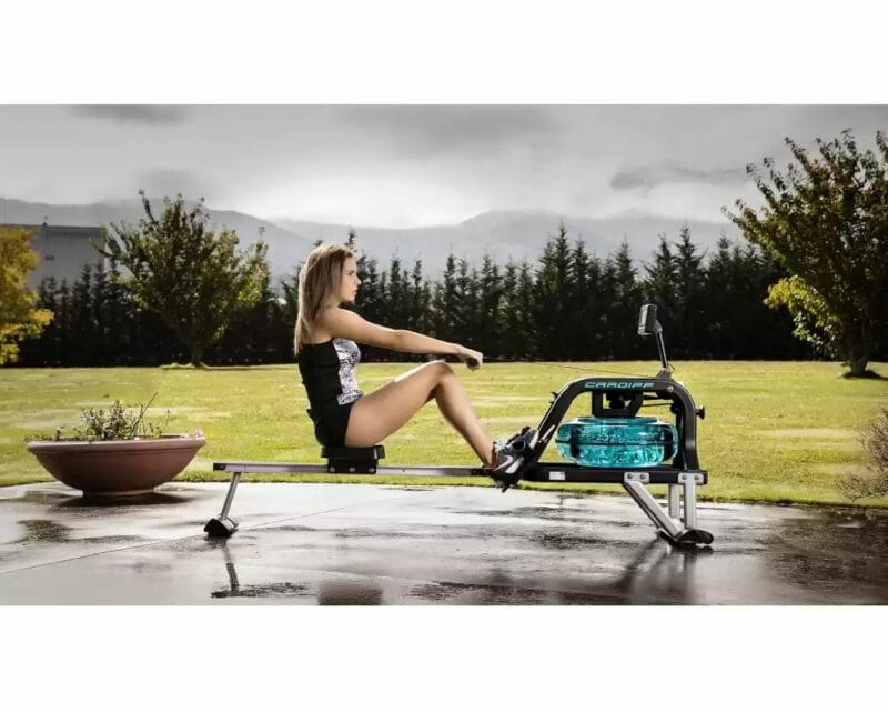 BH Fitness CARDIFF víztartályos fél professzionális evezőpad