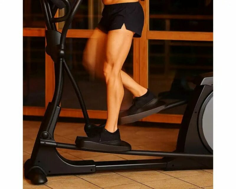 BH Fitness KHRONOS generátoros fél profi elliptikus tréner LCD kijelzővel