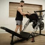 bh-fitness-kombinalt-45°-os-hack-guggolo-es-labtolo-gep-g530-04 BH Fitness Kombinált 45°-os hack guggoló és lábtoló gép