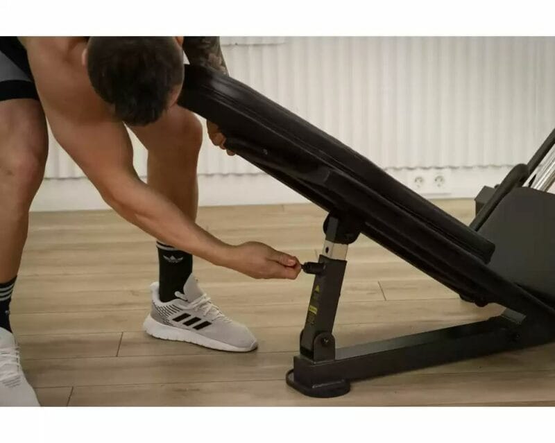 bh-fitness-kombinalt-45°-os-hack-guggolo-es-labtolo-gep-g530-06 BH Fitness Kombinált 45°-os hack guggoló és lábtoló gép