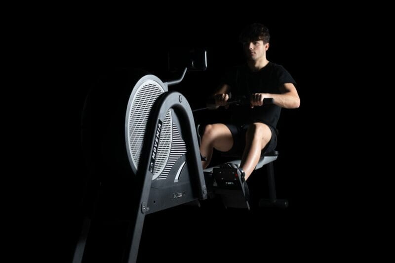 BH Fitness Movemia RW1000 profi edzőtermi evezőgép LCD kijelzővel