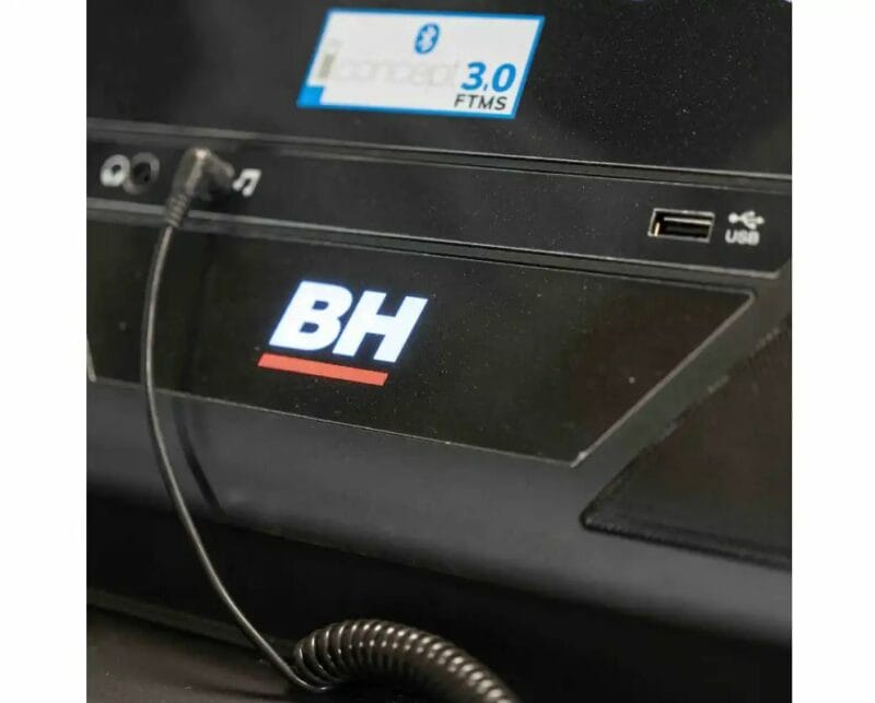 BH Fitness RS1200 fél profi futópad multimédiás TFT kijelzővel