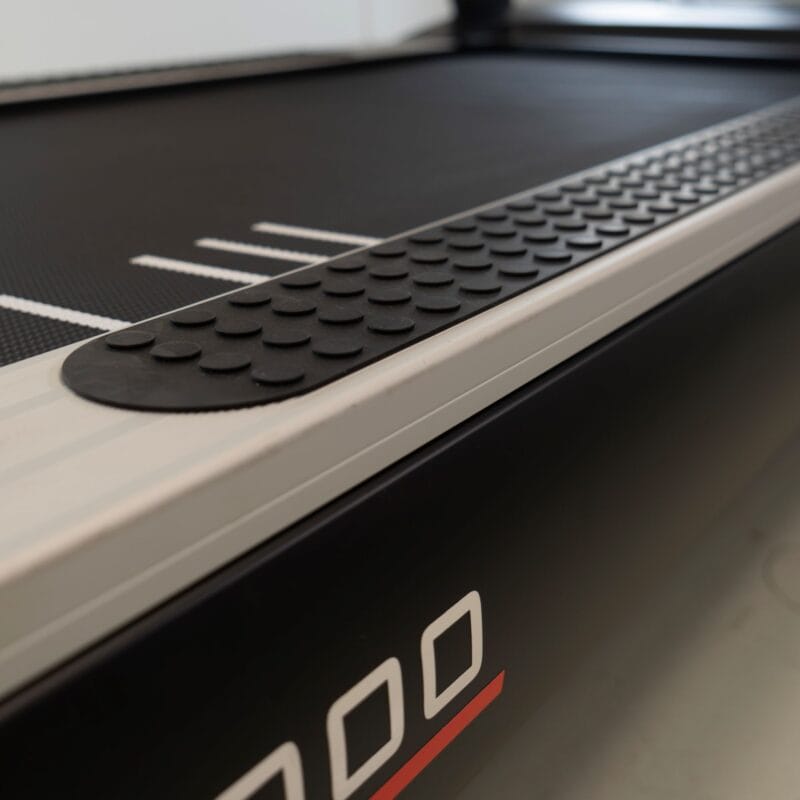 BH Fitness RS2000 profi edzőtermi futópad LED kijelzővel