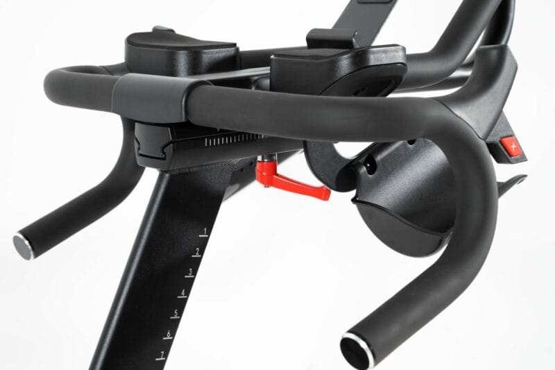 FFiTTech Race Indoor bike 15,6" TFT kijelzővel