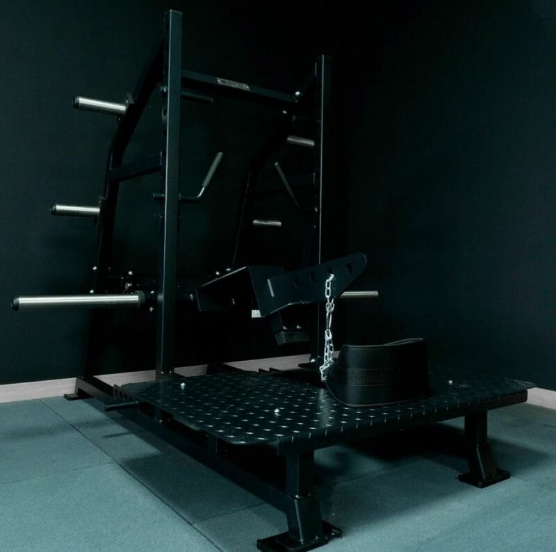 FitnessTech Öves guggoló gép - Pro series