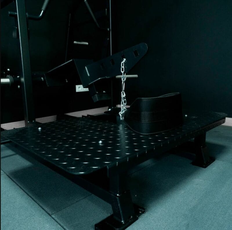 FitnessTech Öves guggoló gép - Pro series