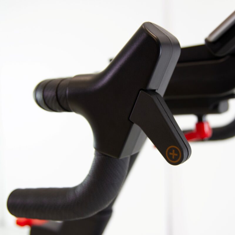 BH Fitness Lyon Climber indoor cycle szobakerékpár TFT kijelzővel és dőlésszög állítással