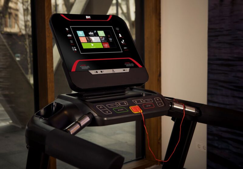BH Fitness RS800 futópad multimédiás TFT kijelzővel
