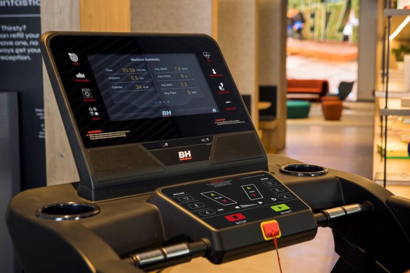 BH Fitness RS900 futópad multimédiás TFT kijelzővel