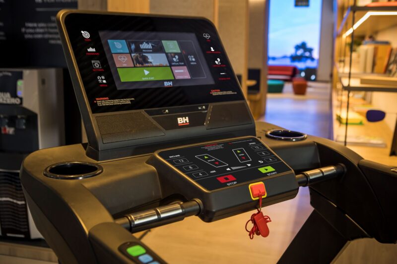 BH Fitness RS900 futópad multimédiás TFT kijelzővel