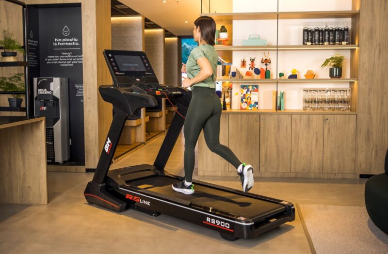 BH Fitness RS900 futópad multimédiás TFT kijelzővel