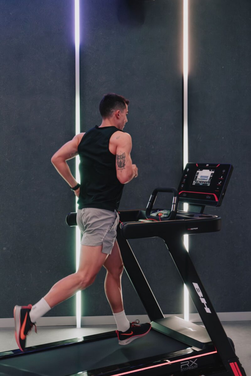 BH Fitness RX7 futópad multimédiás TFT kijelzővel