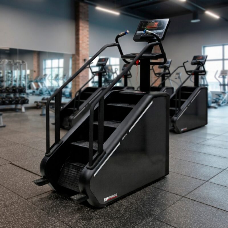 BH Fitness Inertia SC700 profi edzőtermi Climber lépcsőzőgép LED kijelzővel